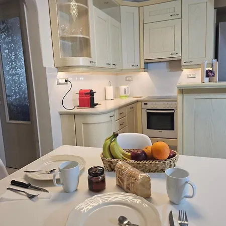 Apartment Empyreal Blue Chora