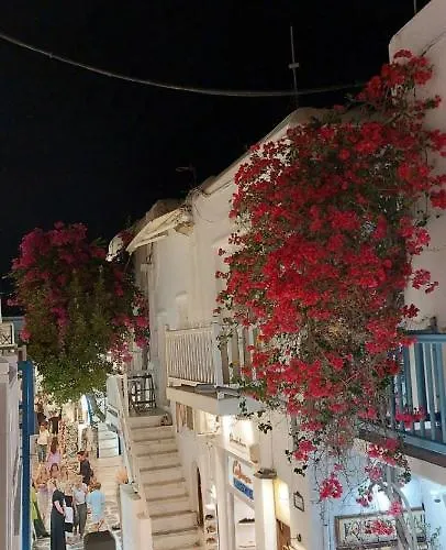 Empyreal Blue Chora Apartment